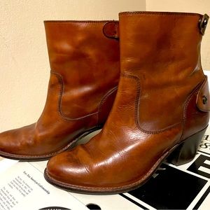 Frye Jackie Short Zip